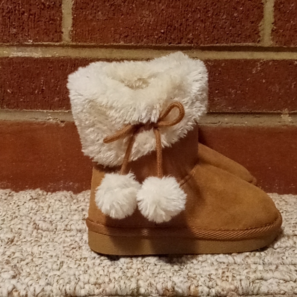 Okie Dokie Fur Boots Girls size 6